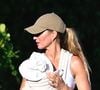 Maman de trois enfants

Gisèle Bündchen est déjà maman de deux enfants, Benjamin, 16 ans, de Vivian, 13 ans, qu'elle a eus avec son ex-mari, la star de la NFL Tom Brady. Gisele n'a pas encore dévoilé le prénom de son petit garçon, fruit de son amour avec son compagnon, le professeur de jiu-jitsu Joaquim Valente, mais elle partage de temps à autre quelques bribes de sa vie depuis sa naissance. 

"J’ai été plutôt discrète ces derniers temps, mais très occupée à profiter de la vie", a-t-elle écrit dans un message pour la fête des mères. "Parfois, les plus beaux moments ne sont pas partagés – ils sont simplement vécus." Plus tard dans le mois, elle s'est confiée sur sa routine bouleversée avec un nouveau-né. "Maintenant que mon bébé fait ses nuits, je maîtrise à nouveau mon rythme de vie", a-t-elle déclaré à Vogue France.
