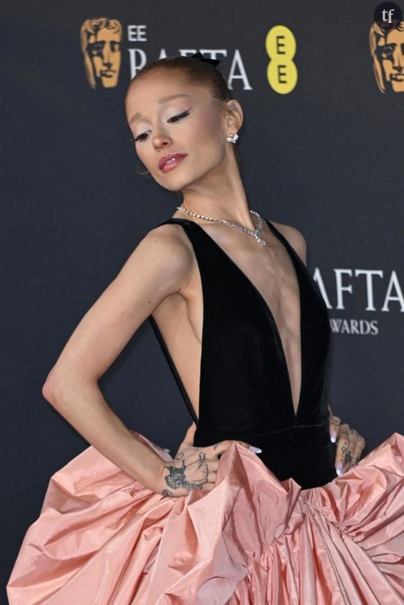 "Va manger", "Sac d'os" : Ariana Grande dévoile son amour à ses followers, elle est victime de skinny shaming