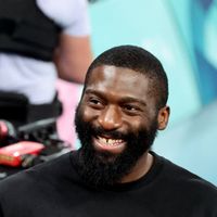 "Tous les hommes sont responsables, tous", affirme Cédric Doumbé face aux violences sexistes et sexuelles, mais son discours est très controversé