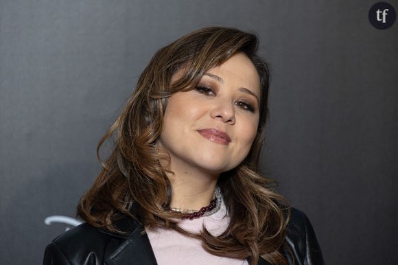 "Moi je suis plus le second essai, j'ai ma coupe au carré, j'ai un strabisme", ajoute-t-elle en se décrivant lorsqu'elle était petite.