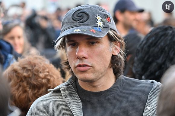 Il a reconnu avoir voulu provoquer dans ses premiers tubes, comme Saint-Valentin ou Sale pute