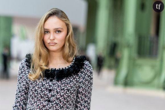 Sur Instagram, une pluie de commentaires a par exemple insinué que Vanessa Paradis était plus à son avantage que Lily Rose Depp. Au coeur de la critique : la tenue de la jeune femme, jugée "affreuse" et "mémérisante".