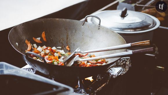 Harcèlement continu dès l'âge de 13 ans, agressions physiques, bizutage, humiliations diverses... Le jeune chef cuistot Eloi Spinnler, très populaire sur YouTube, dénonce sur franceinfo la banalisation du harcèlement en cuisine.