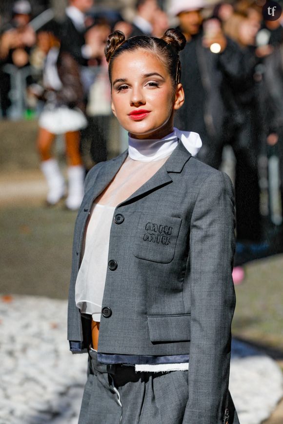 A Terrafemina, nous décrivions ainsi l'art de l'interprète : "Sur scène, durant ses tournées, dans ses clips, et sur ses réseaux sociaux au gré de selfies à l'atmosphère estivale, la chanteuse a envie de porter à son audience l'image d'une féminité libérée des complexes, heureuse, réponse cinglante à une misogynie en ligne hyper banalisée qui induit toujours du slut shaming : le fait de juger la sexualité des femmes, via ses attitudes, ses paroles, ses tenues."