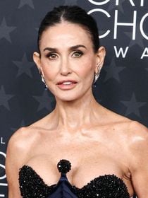 "On dirait une sorcière" : Demi Moore tente un look fou façon The Substance, mais les internautes s'en prennent à elle