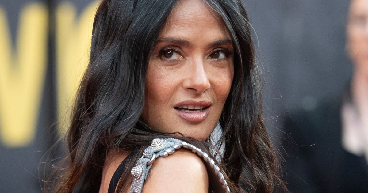 “Elle looks like…”: Salma Hayek’s girlfriend is criticized because of her physique