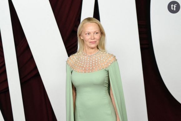 Lors de la Fashion Week de Paris, Pamela Anderson s’est rendue compte qu’elle était totalement à l’aise avec l’idée de ne plus porter de maquillage.