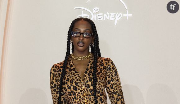 "Vulgaire”, “on touche le fond” : Ebony de la Star Academy crée la polémique en soutien-gorge et porte-jarretelle