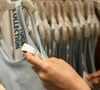 La marque de fast-fashion est aussi accusée d'avoir augmenté ses prix tout en utilisant les mêmes matériaux qu'auparavant.