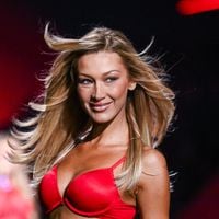 Plus sexy que jamais, Bella Hadid confirme sur ces photos en maillot les rumeurs de séparation à son sujet