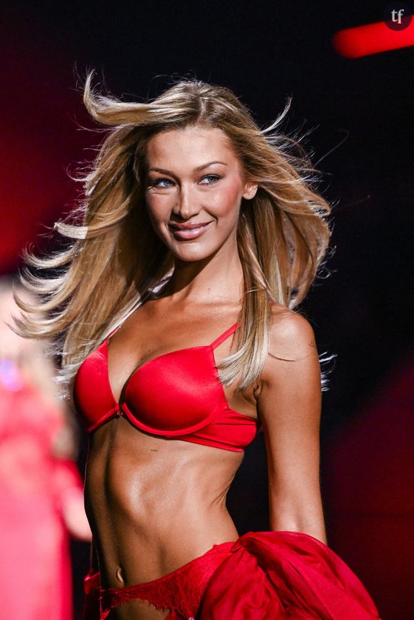 Plus sexy que jamais, Bella Hadid confirme sur ces photos en maillot les rumeurs de séparation à son sujet