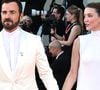 "Joue-la comme Léo !" : cette star de cinéma, ex de Jennifer Aniston, apparaît avec son épouse... 23 ans plus jeune