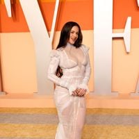 "Princesse des temps modernes" : entre body sexy et robes élégantes, cette popstar iconique "sidérante" sur ces photos de "diva" absolue