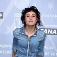 "Naturelle" : cette célèbre chanteuse française pose seins nus car l'intime est politique