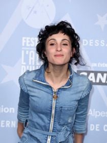 "Naturelle" : cette célèbre chanteuse française pose seins nus car l'intime est politique