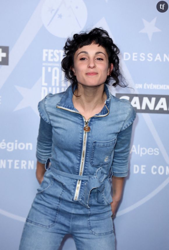 "Naturelle" : cette célèbre chanteuse française pose seins nus car l'intime est politique