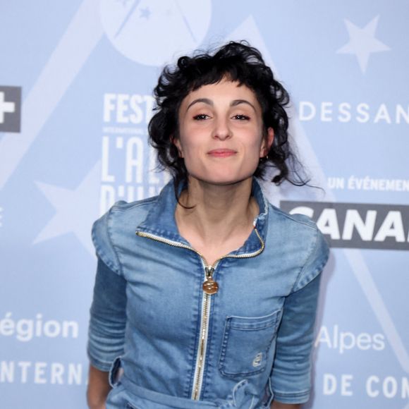 "Naturelle" : cette célèbre chanteuse française pose seins nus car l'intime est politique