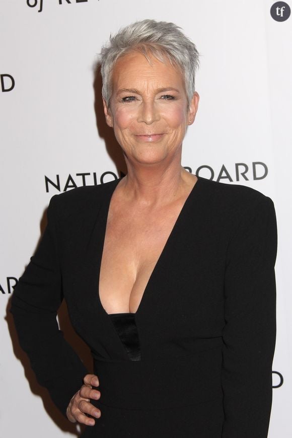 Si Jamie Lee Curtis se serait peut être bien passée des remarques type "elle vieillit comme du bon vin" (oui oui) on peut voir là une belle revanche en vérité. Effectivement, il y a 20 ans, Jamie Lee Curtis subissait de plein fouet l'âgisme pour s'être contentée de... Poser topless.