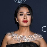 "Quel sex symbol", "Une sensualité légendaire" : Salma Hayek danse en bikini pour ses 58 ans, et sa vidéo décomplexée fascine les internautes