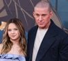 Channing Tatum pose avec sa fille

L'acteur de 45 ans a séduit le tapis rouge en arrivant avec sa fille de 12 ans Everly. La ressemblance entre Channing Tatum et sa fille a fait sensation. Everly Tatum est le fruit de la relation entre l'acteur et Jenna Dewan, longue de 12 ans. Le couple s'est rencontré sur le tournage du film Sexy Dance en 2006 et s'est séparé en 2018 après 9 années de mariage. Les deux acteurs ont annoncé leur séparation à travers une déclaration commune publiée sur les réseaux sociaux. "Nous avons choisi avec amour de nous séparer en tant que couple. Absolument rien n'a changé quant à notre amour l'un pour l'autre, mais l'amour est une belle aventure qui nous emmène sur des chemins différents pour l'instant." Le couple a expliqué qu’il n’y avait pas "d’événements salaces à l’origine de [cette] décision" et qu’ils préféraient rester "deux meilleurs amis".