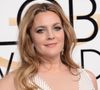 Drew Barrymore s'adresse à toutes les femmes en célébrant, au naturel, les vertus de l'âge. Alors même que les quadras, quinquas, sexas et plus, sont progressivement exclues de la société patriarcale où elles évoluent. Opportunités professionnelles qui se réduisent à peau de chagrin, inégalités genrées qui s'accroissent, injonctions à d'impossibles diktats de beauté de plus en plus douloureuses...