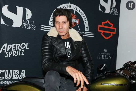 En 2007, il avait écopé d'une amende de 10.000 euros pour avoir eu des relations sexuelles avec une mineure de 15 ans. En 2015, il était condamné à un an de prison avec sursis pour corruption de mineure de 15 ans.