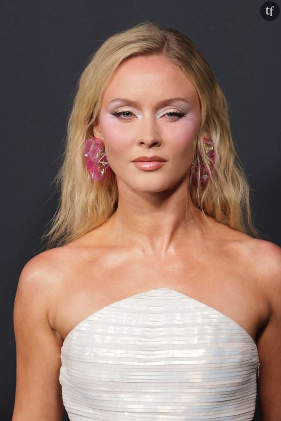 Comme elles, elle n’hésite jamais à aborder enjeux de santé mentale, rapport compliqué aux fans et à soi, à son corps, misogynie des mecs qui l’assaillent de commentaires sur sa sexualité.

Bref, Zara Larsson donc, s’est retrouvée de nouveau abondamment glosée en y allant de sa prise de parole militante. En fustigeant de façon vénér’ les musiciens accusés de violences sexuelles.