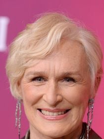 "On voit trop mes seins" : cette actrice légendaire commente ce film "truffé de scènes de sexe" qui l'a fait connaître et le trouve "choquant"