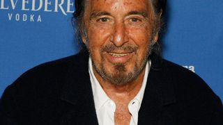 "30 ans d'écart" : cette actrice culte des années 90 révèle sa relation compliquée avec Al Pacino, une histoire "folle" tenue secrète