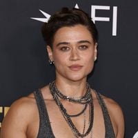 "Trop sexy" : cette star de Marvel se dévoile en naked dress et lingerie, ses fans célèbrent "la plus hot des lesbiennes"