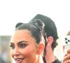 "C'est effrayant", "horrible" : Kim Kardashian trop vulgaire ? C’est le fashion faux-pas avec cette tenue spectaculaire