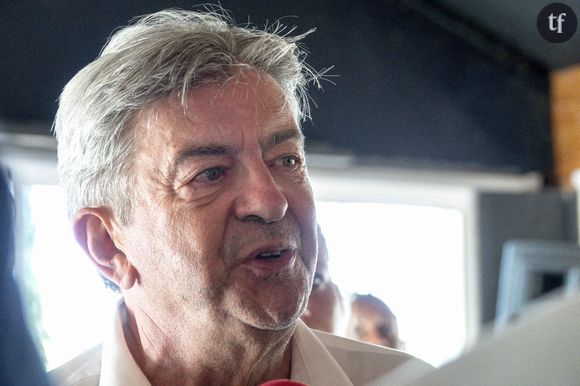 Les journalistes étayent leur propos face à Sonia Devillers. Et précisent notamment le contenu de messages envoyés à l'écologiste Marine Tondelier, grand espoir de la gauche au moment du Nouveau Front Populaire : "Je pense à ce message envoyé à Marine Tondelier qui disait regretter les querelles intestines de la gauche : 'Je vais te mettre la dose que tu mérites'...".