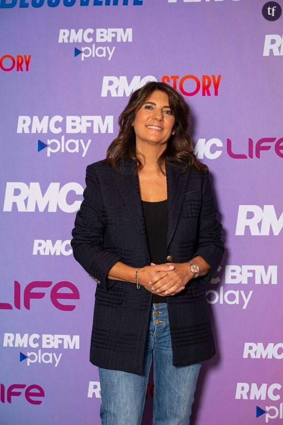 Estelle Denis dénonce en direct à la télévision les remarques sexistes et misogynes dont elle a été victime, notamment pour tout ce a trait à la "promotion canapé", mythe patriarcal.