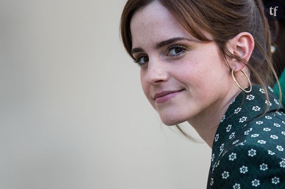 "Emma Watson s'effondre dans le podcast de Shetty lorsqu'elle parle d'Hollywood. Elle confie avoir subi un coup dur qui l'a profondément brisée en quittant HP et en réalisant qu'il n'y avait plus d'amitié, mais de compétitivité, et que ses espoirs de se faire des amis étaient anéantis", s'attriste en outre un fan éploré sur Twitter, où les réactions à ces confessions très honnêtes se multiplient ces dernières heures. L'empathie est réelle.