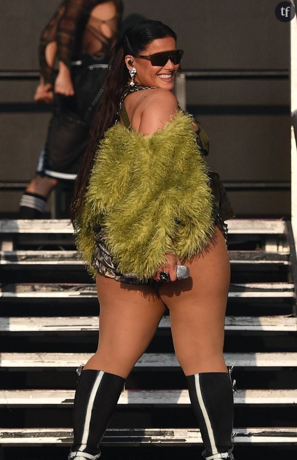 Sur les réseau sociaux, la chanteuse canadienne est la cible de nombreux commentaires grossophobes.