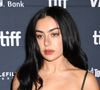 Charli xcx a de nouveau arboré la naked dress, cette robe toute en transparences que le Festival de Cannes voulait interdire, sur le tapis rouge, le week end dernier,