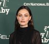 "On rigole toujours du fait que pendant un moment on ne s'aimait pas", a confié Lucy Hale qui appelle aujourd'hui Phoebe Tonkin sa "sœur australienne plus grande".