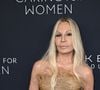 “Elle a un nouveau visage”, Donatella Versace apparaît méconnaissable et choque internet