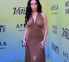 La naked dress, c'est cette robe toute en transparences qui dévoile sous-vêtements ou anatomie. Charli XCX, Lily Rose Depp, Paris Hilton, Megan Fox, nombreuses furent celles à l'arborer. Et désormais, cette célébrité audacieuse...