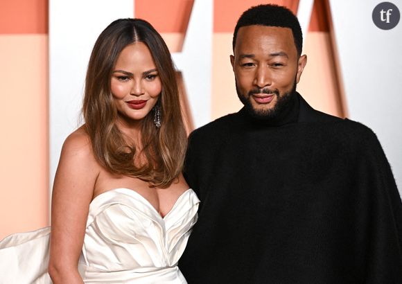 “J’ai replongé” : Alcoolique, Chrissy Teigen révèle avoir rechuté après 4 ans de sobriété