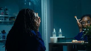 Pourquoi les femmes sont-elles obsédées par le true crime ? On s'est plongé dans une enquête sur la "curiosité morbide"