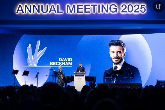 Lundi 20 janvier, la star de 49 ans était présente au World Economic Forum de Davos (en Suisse), pour recevoir un prix dédié à son "leadership et son humanitarisme extraordinaires dans la protection des droits des enfants les plus vulnérables", a rapporté le média Sky News le 21 janvier.