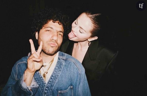 « Tête déformée », « arrête le botox » : Selena Gomez (encore) ciblée par les haters avec ces photos canons