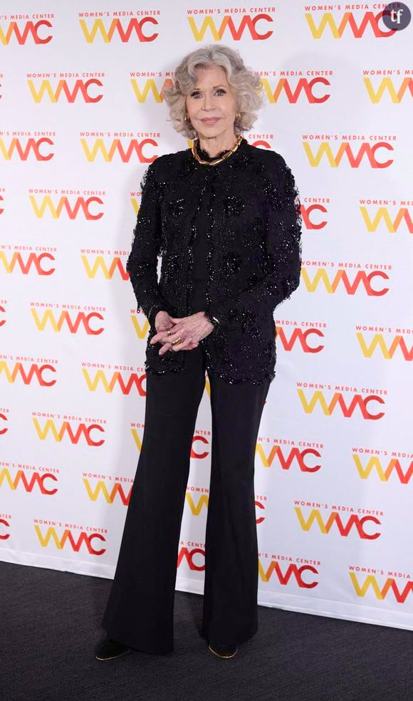 Et l’icône de poursuivre avec éloquence : “Il en va de même pour apprendre aux garçons à ressentir de l'empathie pour les autres. Trop de garçons et d'hommes sont analphabètes sur le plan émotionnel, ils ont séparé leur tête de leur cœur”. Il est là question d’écoute et d’intelligence émotionnelle.