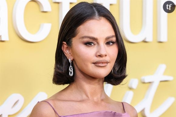 « Tête déformée », « arrête le botox » : Selena Gomez (encore) ciblée par les haters avec ces photos canons