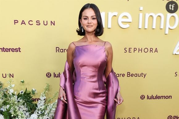 « Tête déformée », « arrête le botox » : Selena Gomez (encore) ciblée par les haters avec ces photos canons