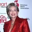 "A son âge ?" : Sharon Stone dévoile sa poitrine à 67 ans sur ces photos hyper glam, mais les sexistes la disent "trop vieille pour être sexy"