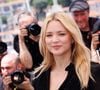 "Trop de botox", "bouffie" : Virginie Efira, 48 ans, fait polémique sur les réseaux sociaux et les haters s’en donnent à cœur joie