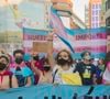 "On se fait encore agresser à cause de l'homophobie en France" : en quelques heures, c'est une vidéo très relayée par la communauté LGBTQ que celle d'Amixem.