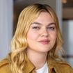 “Magnifique”, “déesse”, “reine” : Louane se dévoile en bikini à Ibiza et affole ses fans